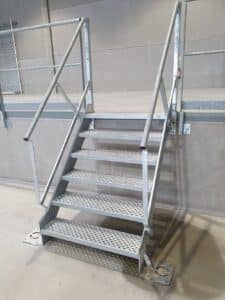 Escalier et garde-corps acier pour accès aux niveaux