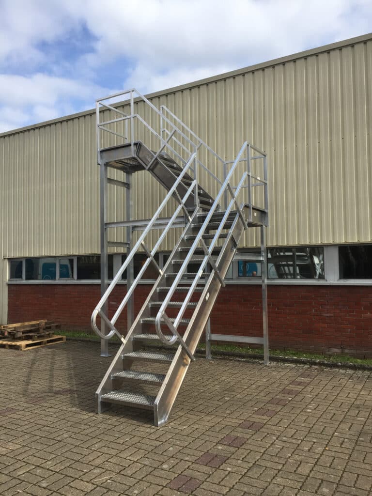 Escalier sur mesure quart tournant