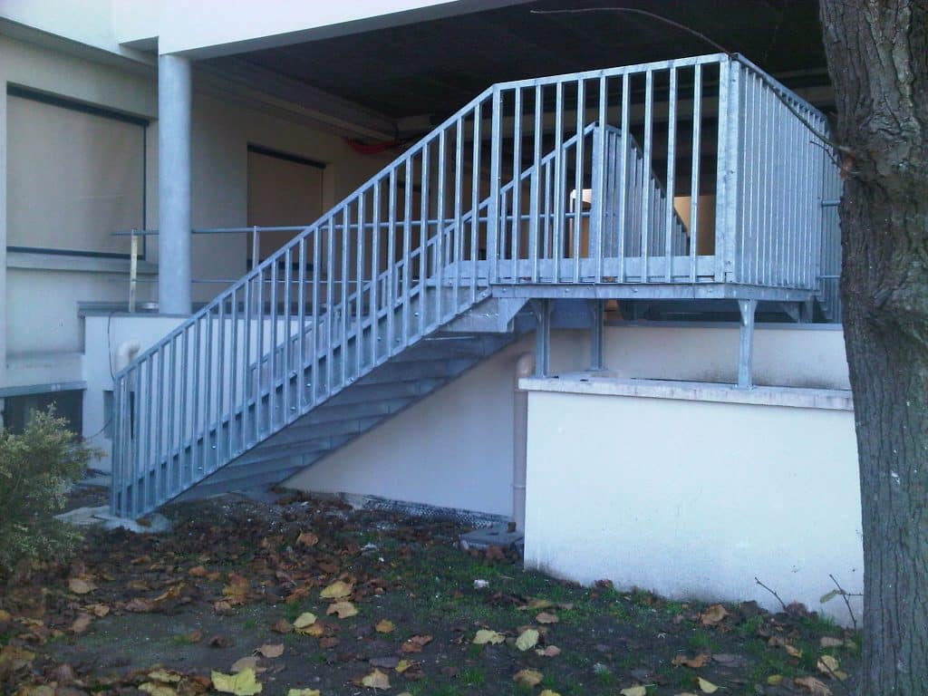 Escalier sur mesure acier galvanisé