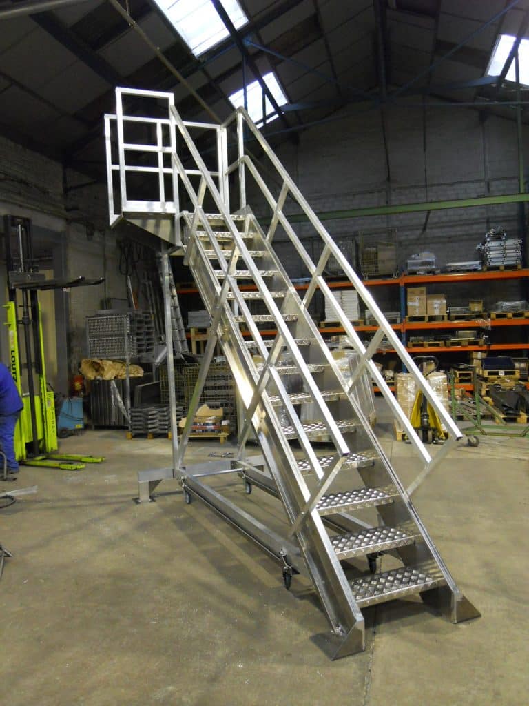 Escalier sur mesure avec roulettes