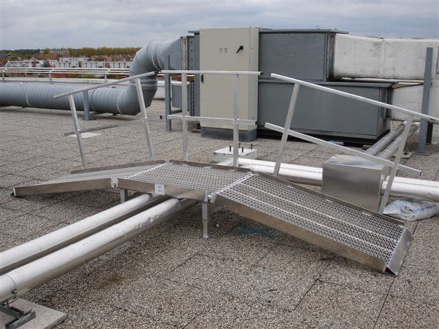 passerelle de franchissement industrielle pour toiture